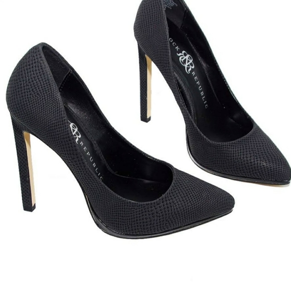 Stepping Out - Picture 3 of 7